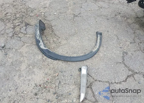 2018 Toyota Rav4 Xle z USA, uszkodzony, nr VIN JTMWFREV9JD128751